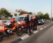 רוכב אופניים חשמליים נפצע בתאונה בחולון