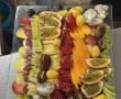 מגשי פירות בחולון עם משלוח עד הבית – איך לבחור את המגש המושלם