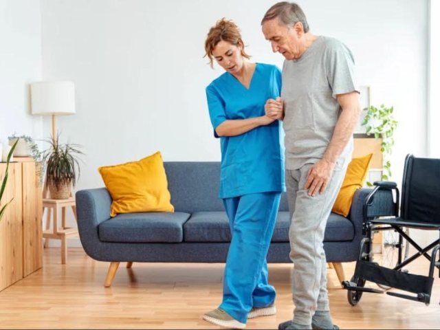 assisting hands home care milwaukee